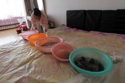 运城楼上漏水，住户失联，小区没物管，业主维权难！律师来支招……